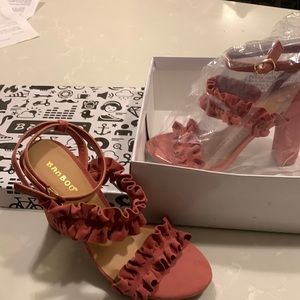 Brand new women’s pink high heels, size 8
